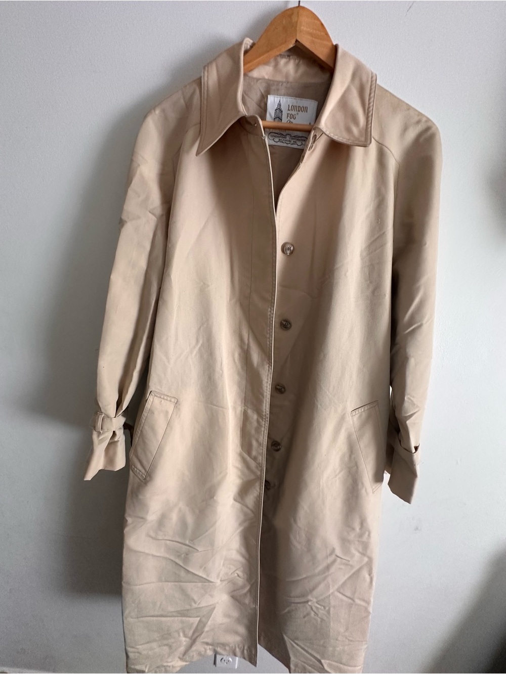 Vintage London Fog Maincoat Classic Beige Trench Coat with Tie Cuffs 16